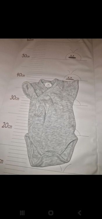 Bodi à manche courte.