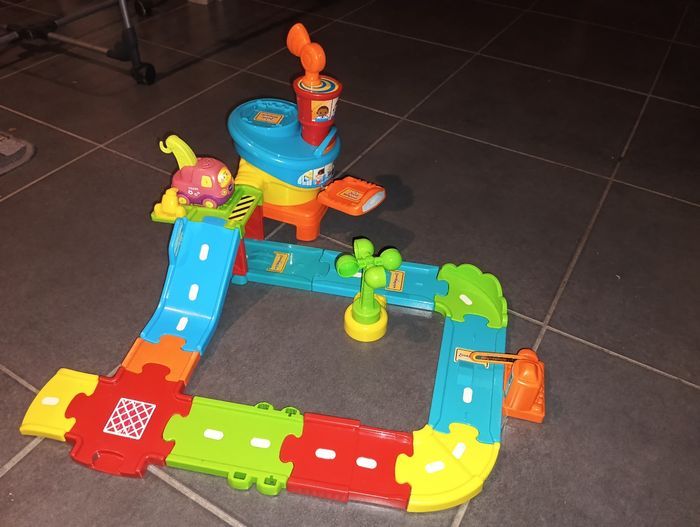 Mon aéroport intéractif Vtech - photo numéro 1