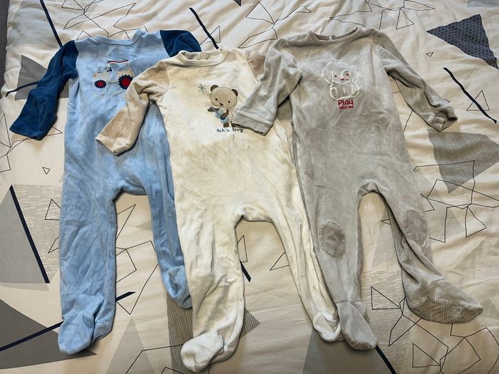 Lot 3 pyjamas chaud une pièce 23 mois