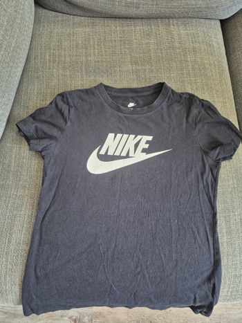 Tee shirt Nike taille S 