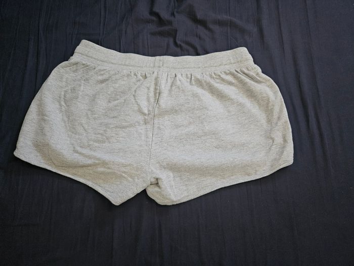 Short gris