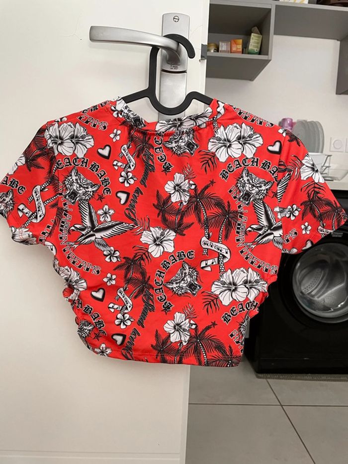 Bershka Top rouge avec ouverture sur côté - photo numéro 4