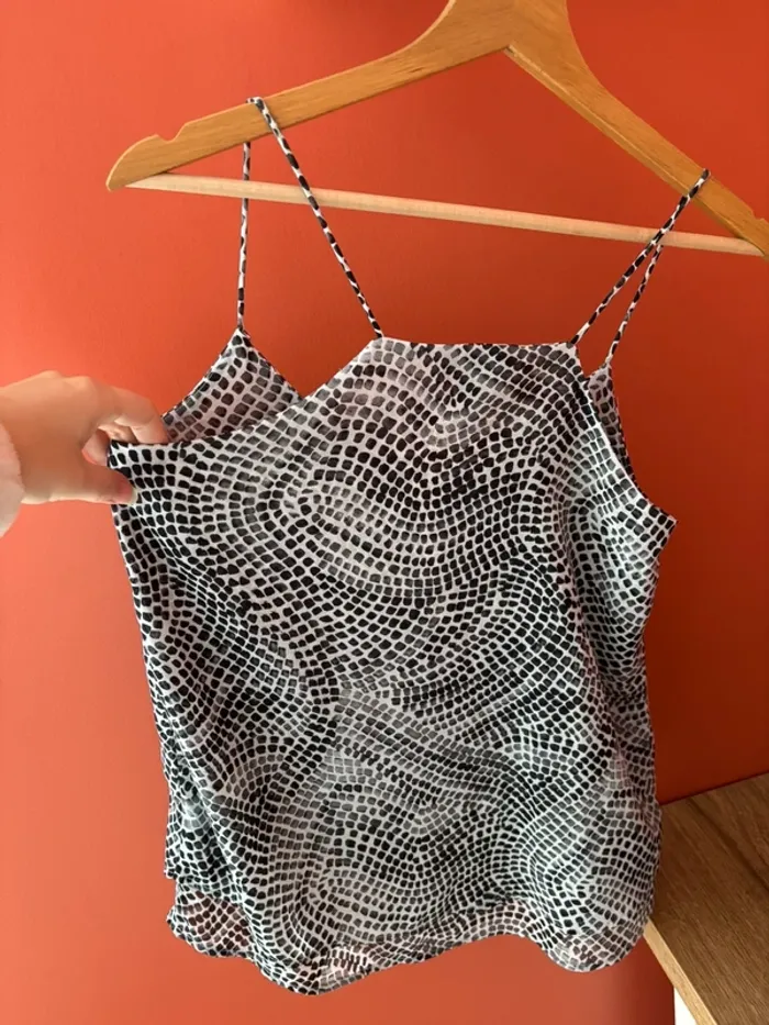 Top à fines bretelles imprimé python gris et noir H&M taille XS - photo numéro 3