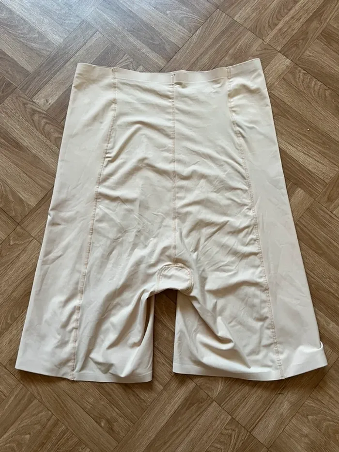 Body short amincissant beige vintage (NEUF) - photo numéro 3