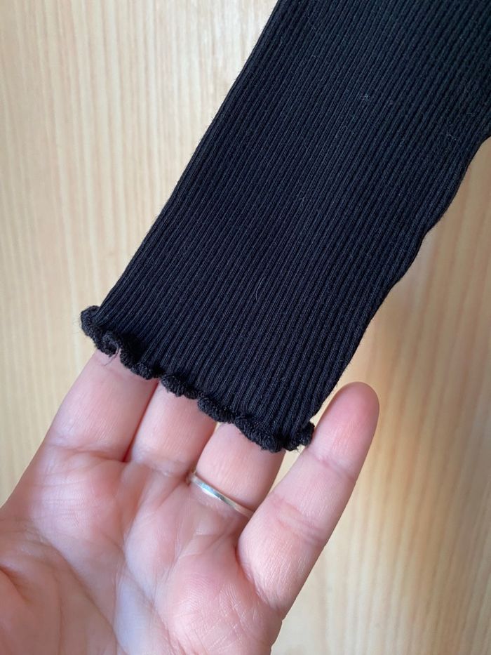 T-shirt noir côtelé Kiabi 18 mois - photo numéro 4