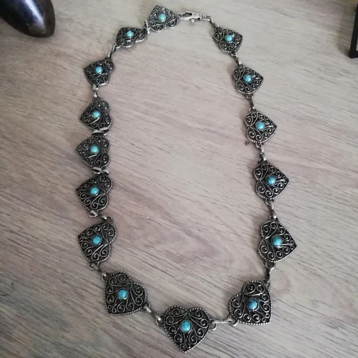 Collier fantaisie coeur pierres bleues..