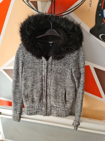 Veste à capuche taille L jennyfer