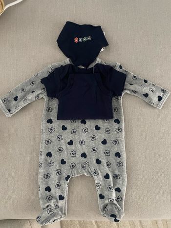 Pyjama velours+ bodys + bavoir