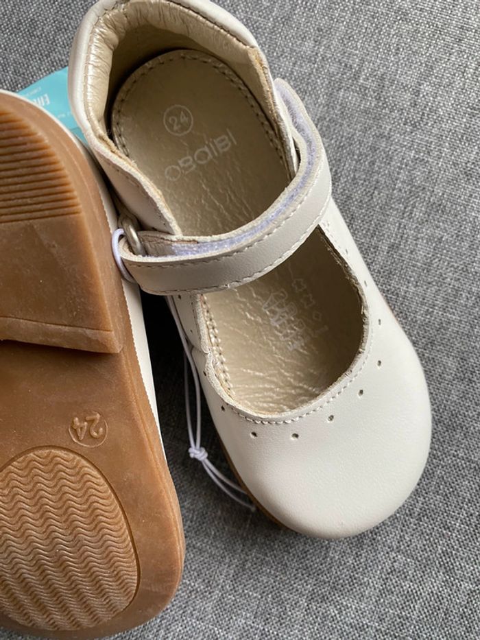 Chaussures babies en cuir Obaibi Okaidi 24 valeur 35e neuve - photo numéro 2