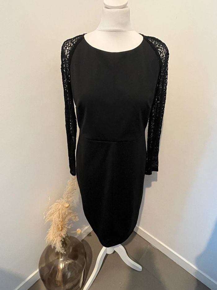 Robe noire et dentelle camaïeu S