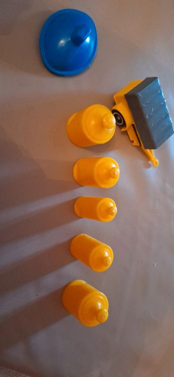 Jouet plastique jaune