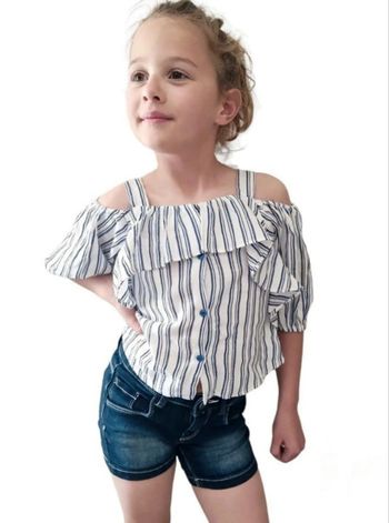 6 ans ensemble été haut Zara (6ans) et short sans marque ( 5-6 ans)