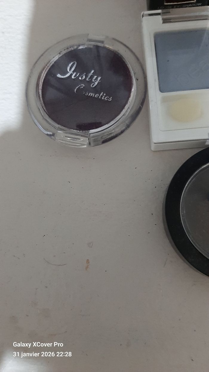 Lot maquillages - photo numéro 3