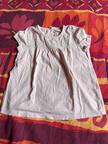 Tee shirt rose brodé in extenso 24 mois