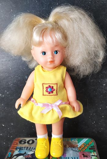petite poupée aimantine