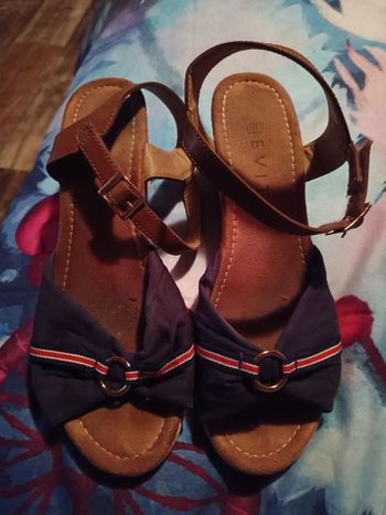 Nu-pieds à semelle compensée