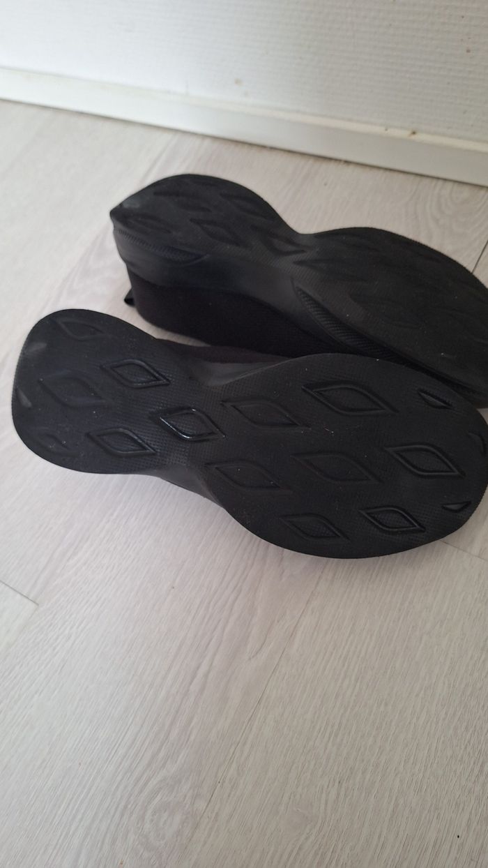 Chaussures 41 - photo numéro 3