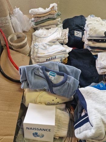 Vêtements naissance et 1 mois