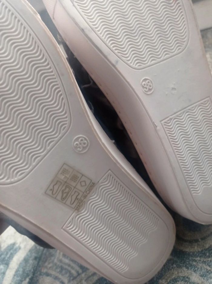 Chaussures femme / fille satinées neuves , T38 , vert kaki - photo numéro 3