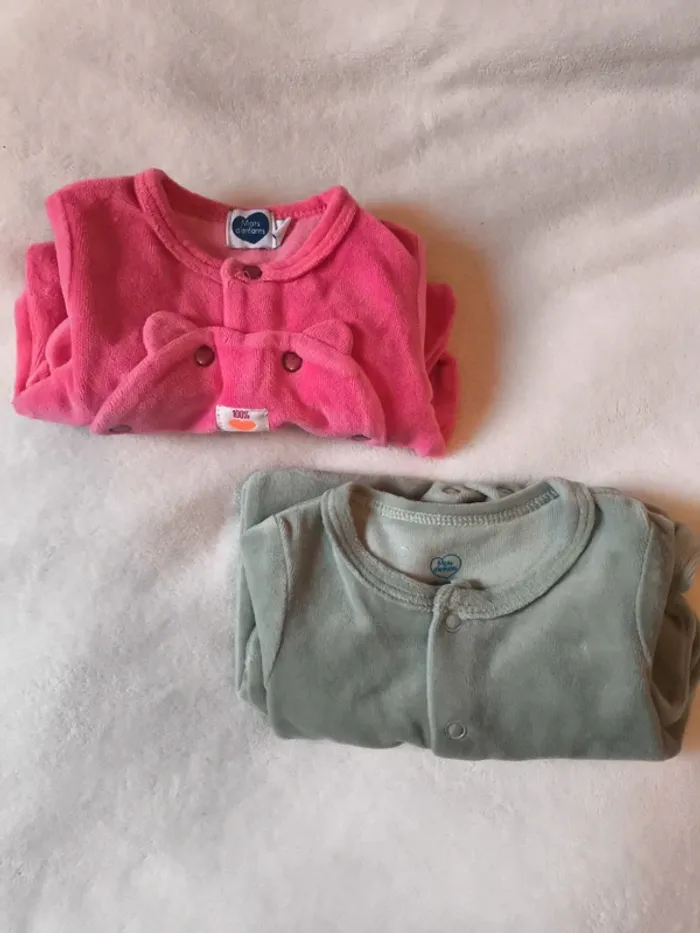 Lot de deux pyjamas 1 pièces mot d'enfant