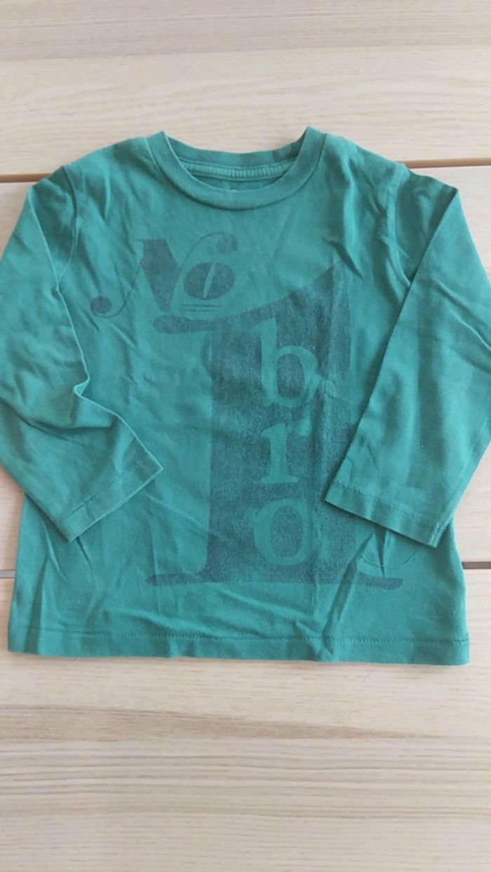 T shirt babygap 2ans