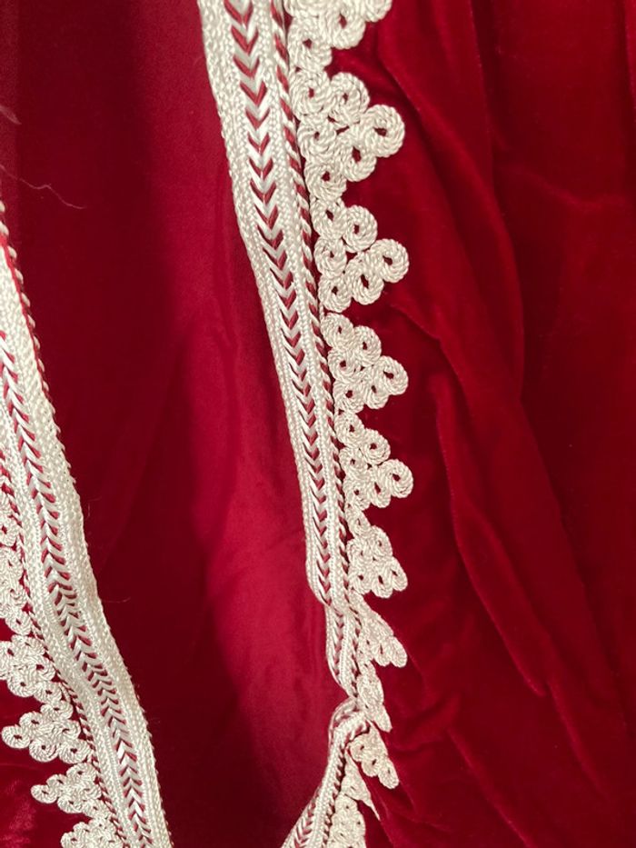 Cape marocaine rouge en velour taille L - photo numéro 2