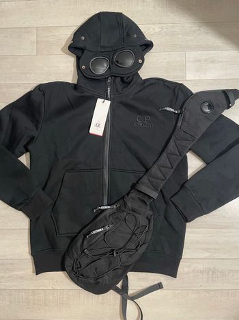 Sweat & sacoche C.P. Company noir 