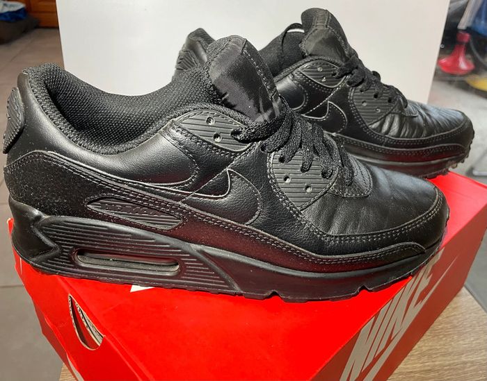 Nike Air Max - Taille 10 US (44 EU) - Noir - Très bon état