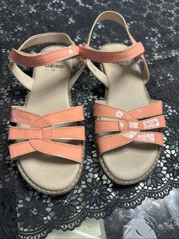 Sandale