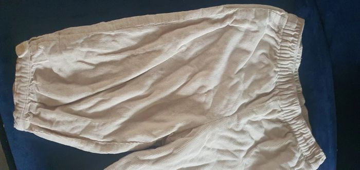 Pantalon blanc 9 mois - photo numéro 2