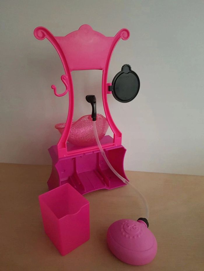 Barbie salon de coiffure - photo numéro 10