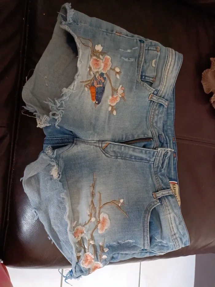 Magnifique short Kaporal brodé taille 36