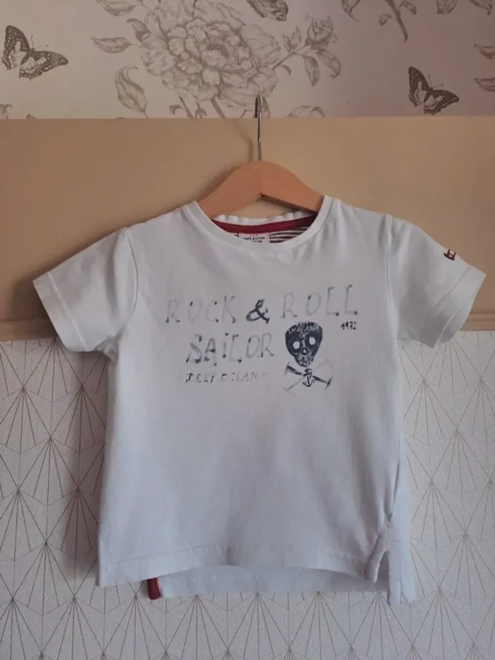 T-shirt garçon Tape à l'œil 2 ans 2 micro tâches à peine visibles prix mini
