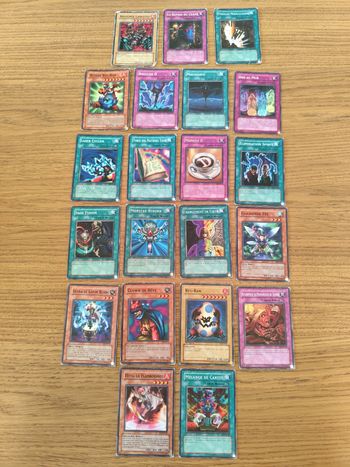Lot 21 cartes Yu-Gi-Oh anciennes DB2 EOJ DDP LDC édition 1 