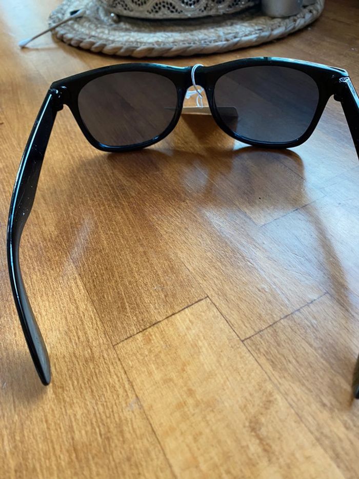 Lunette de sole - photo numéro 2