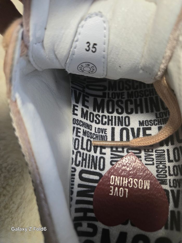 Basquettes Fille T35 Moschino  Neuve - photo numéro 5