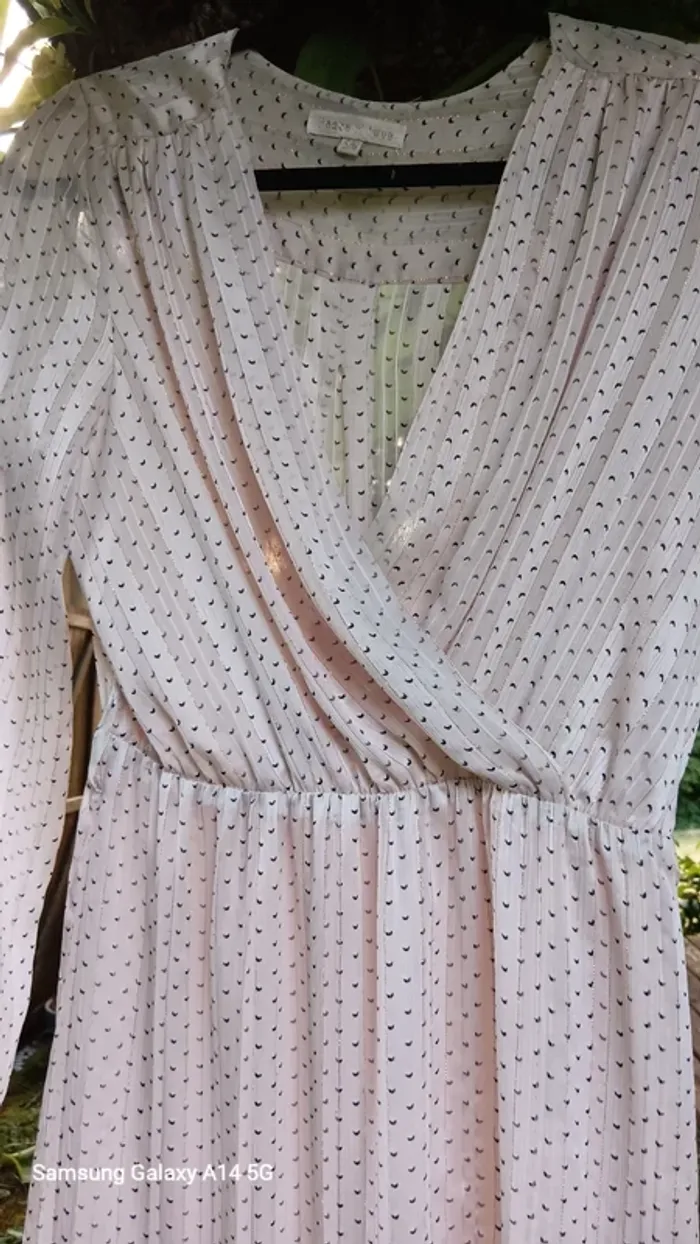Robe rose poudrée et fil or - photo numéro 3