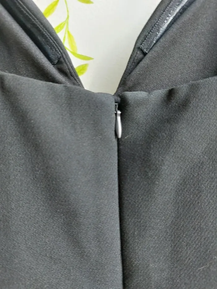 Robe Fête et cocktail H&M – 38 – Noir – État : Excellent - photo numéro 3