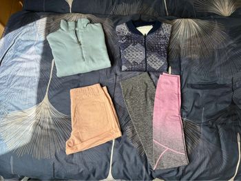 Lot vêtements fille 14 ans très bon état🌈