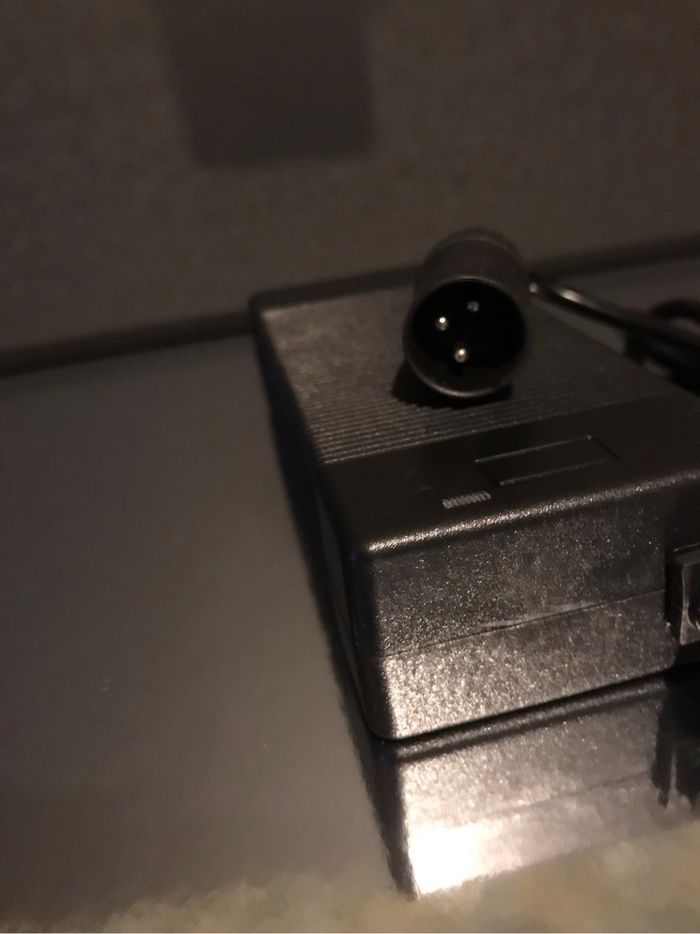 Chargeur 29,4V 2A
