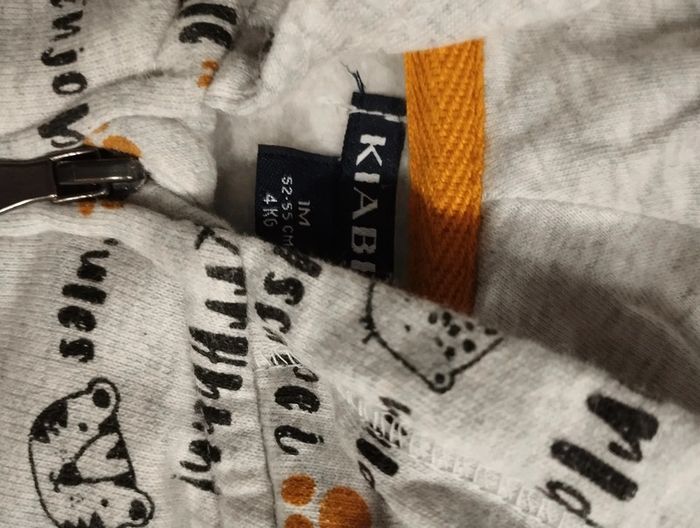 Gilet zip. 1 mois - photo numéro 2