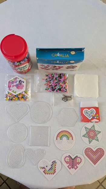 Lot perles à repasser et accessoires