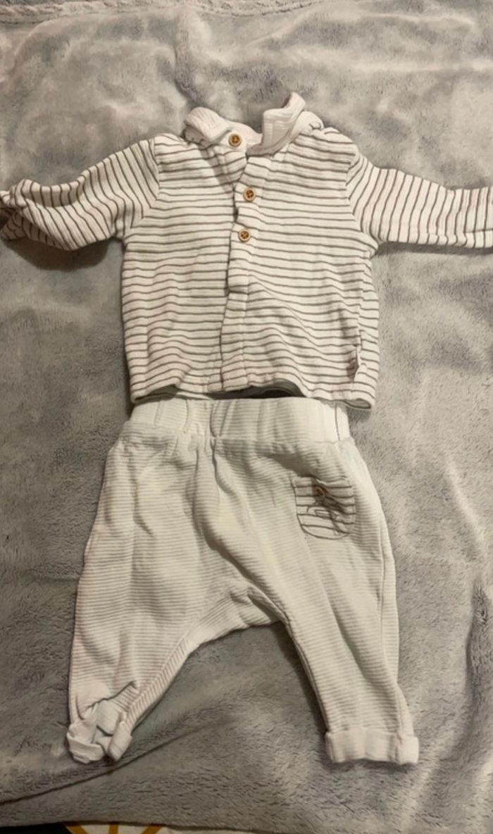 Lot vêtements 0-1mois - photo numéro 5