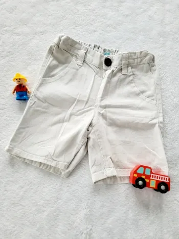 Short blanc cassé