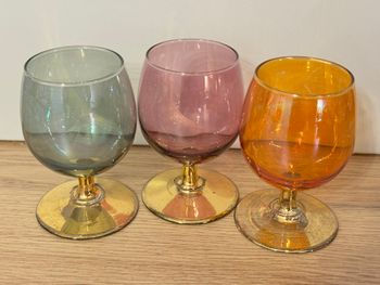 3 verres a liqueur verre fumé coloré pied doré vintage