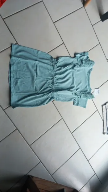 Robe neuve verte d'eau vertbaudet 10 ans étiquetée