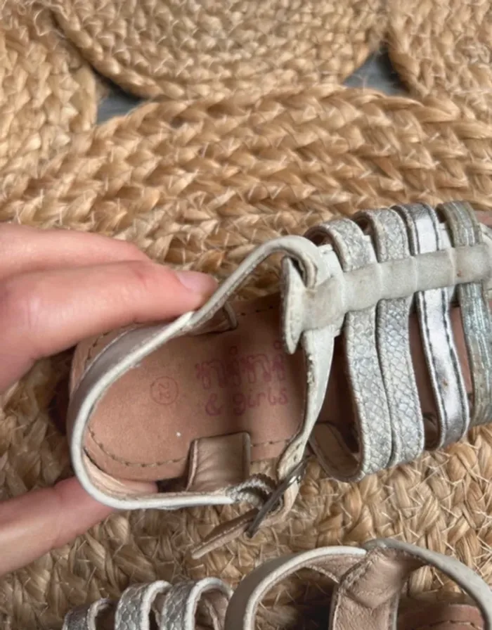 Sandalettes pointure 22 - photo numéro 3