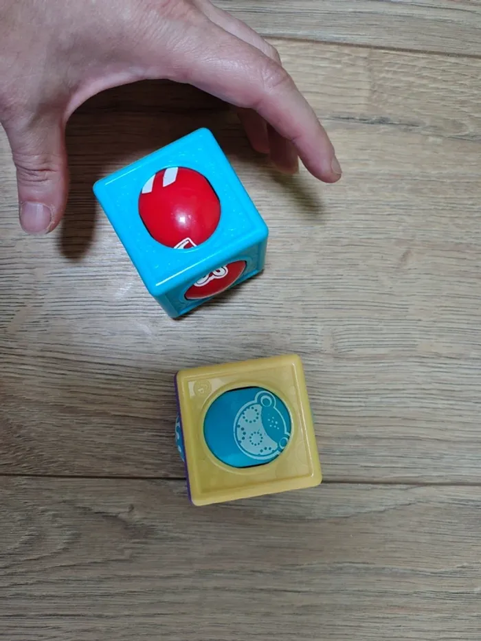 Lot de deux types de cubes d' éveil bébé - photo numéro 3
