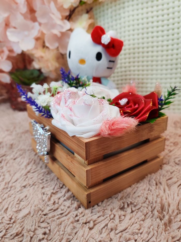 Box fleurale Hello Kitty - photo numéro 6
