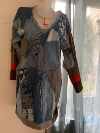 Robe Desigual taille 38 très bon état manche six longues
